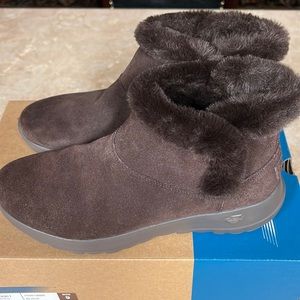 Sketchers On The Go Faux Lined Ankle Boot 9M
